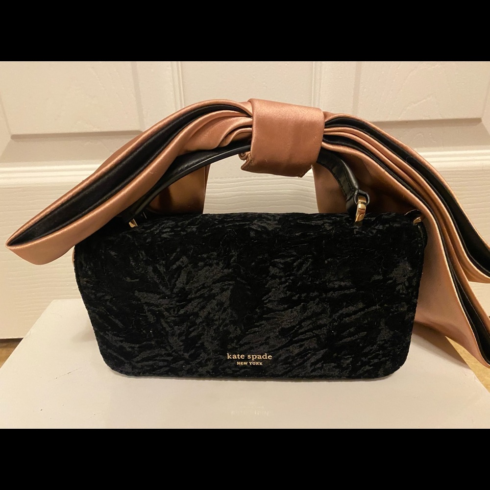 Brand New Kate Spade Purse w detachable bow!